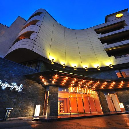 Senkeien Tsukioka Hotel Kaminojama Kültér fotó