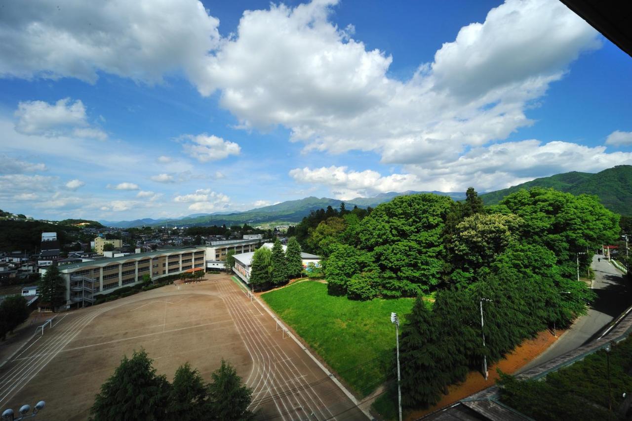 Senkeien Tsukioka Hotel Kaminojama Kültér fotó