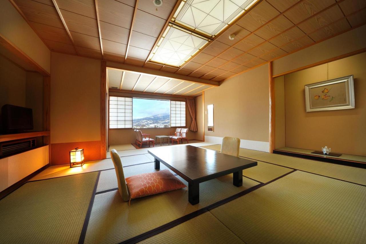 Senkeien Tsukioka Hotel Kaminojama Kültér fotó