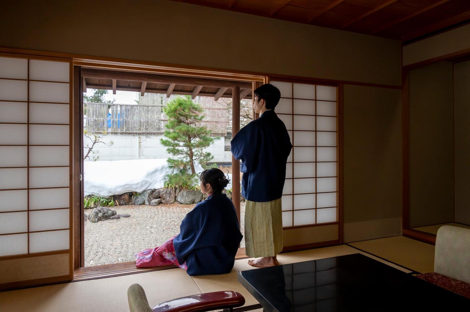 Senkeien Tsukioka Hotel Kaminojama Kültér fotó